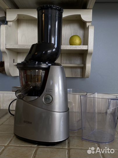 Соковыжималка Bork s610, шнековая