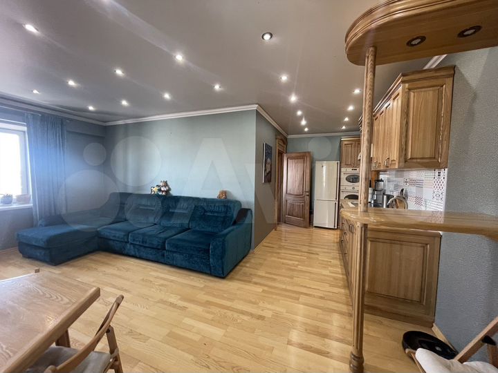 2-к. квартира, 71,4 м², 10/16 эт.