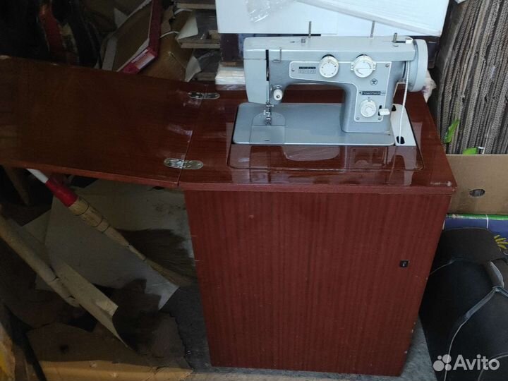 Швейная машина Подольск 142