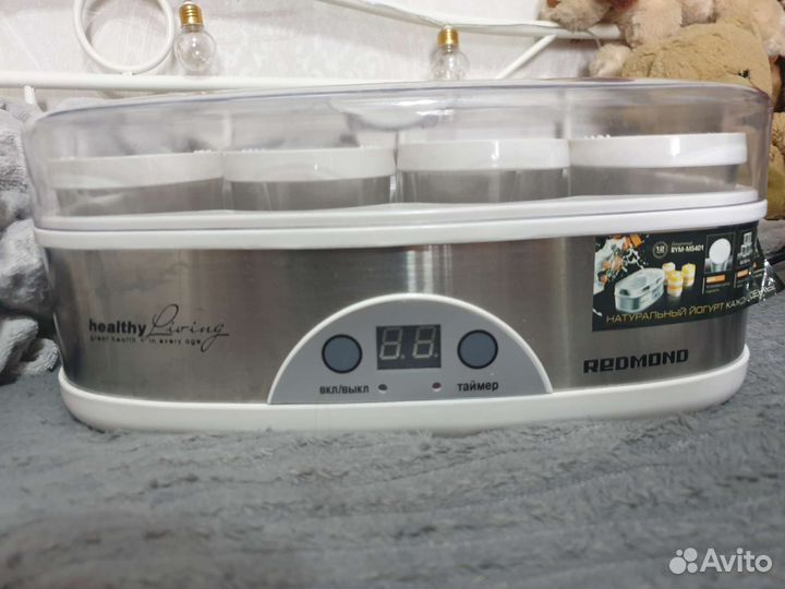 Йогуртница Redmond RYM-M5401