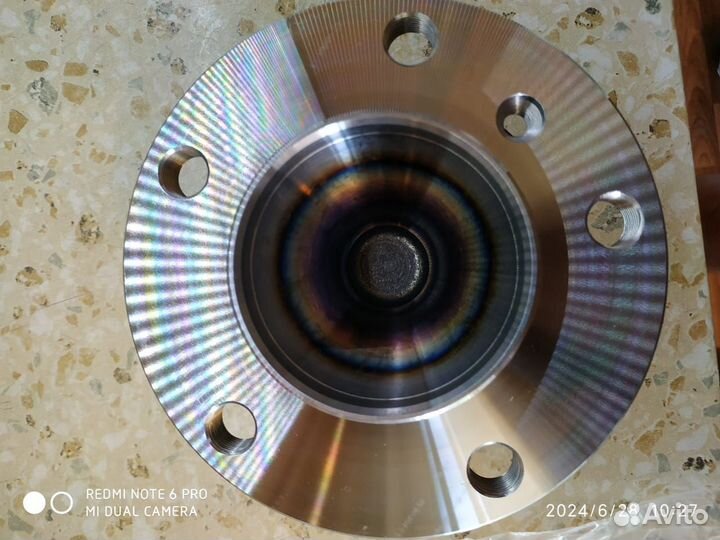 Продам ступицу на бмв ф 10 новую