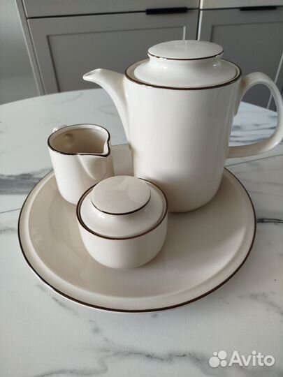 Набор чайник и сахарница, молочник