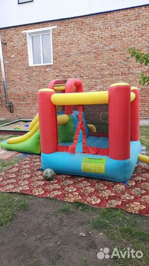 Надувной батут с горкой