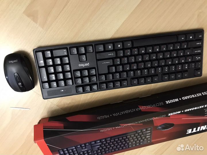 Набор: Беспроводная клавиатура и мышь