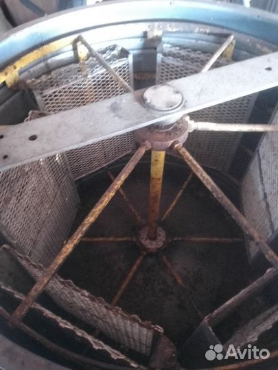 Медогонка электрическая 6-ти рамочная