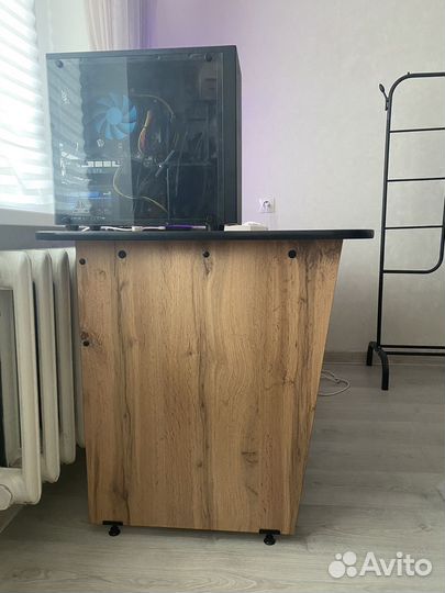 Компьютерный стол новый