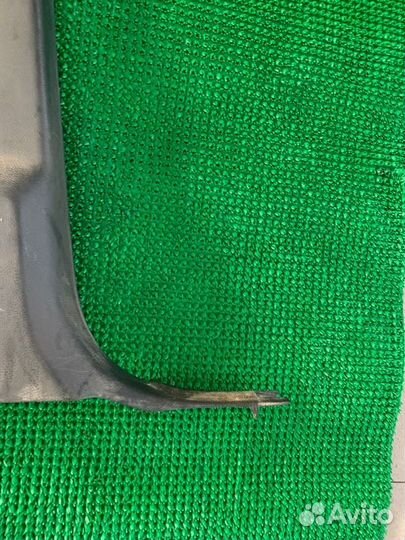 Обшивка стойки левая Dodge Ram DJ EKG 2011