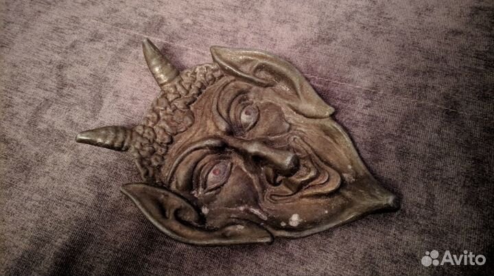 Пепельница: Чёрт