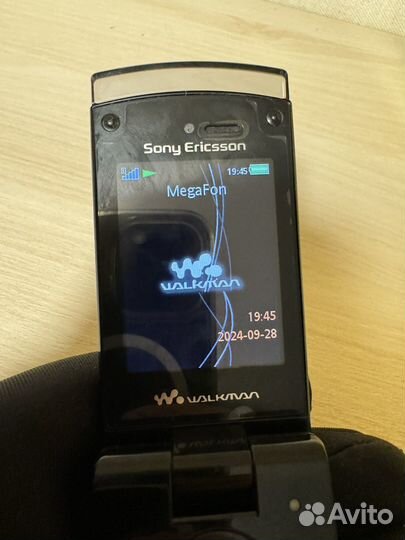 Sony Ericsson W980i, 8 ГБ