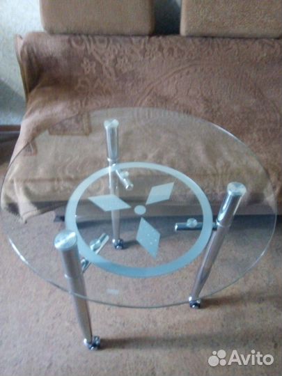 Стол стеклянный
