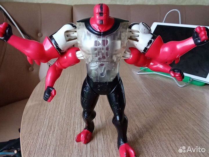 Четырехрукий пришелец Силач Ben 10