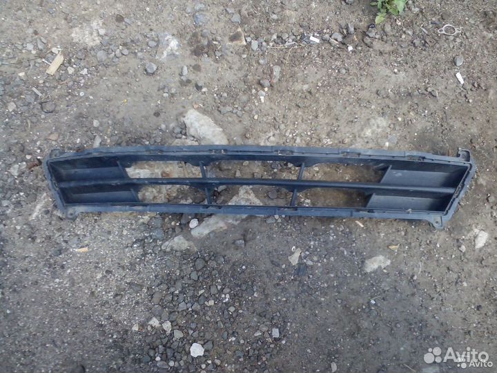Решетка нижняя в бампер Hyundai Solaris рестайлинг