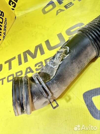 Патрубок воздушного фильтра Volkswagen Passat B5