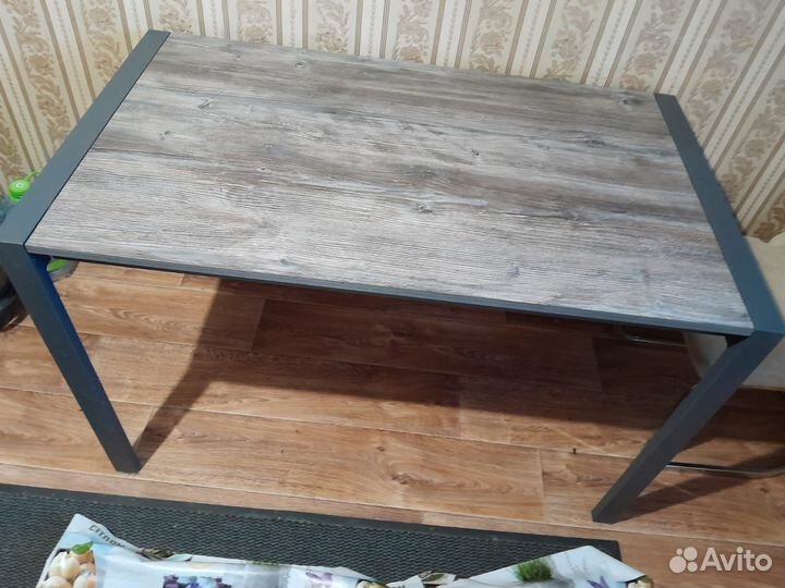 Кухонный стол и один стул бу