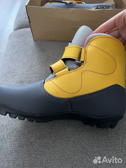 Лыжные ботинки