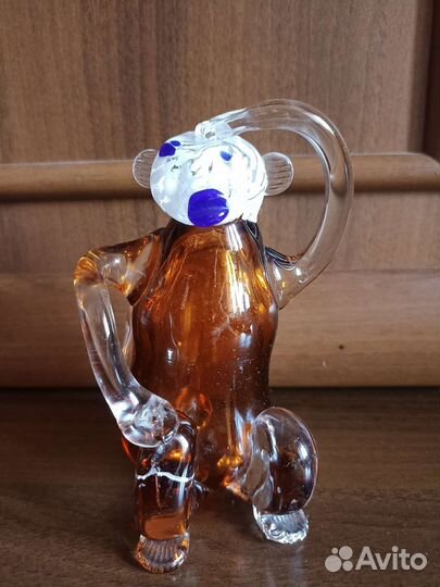 Стеклянная фигурка Обезьянка