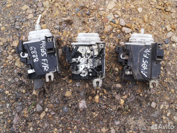 Замок передний правый Audi A4B5