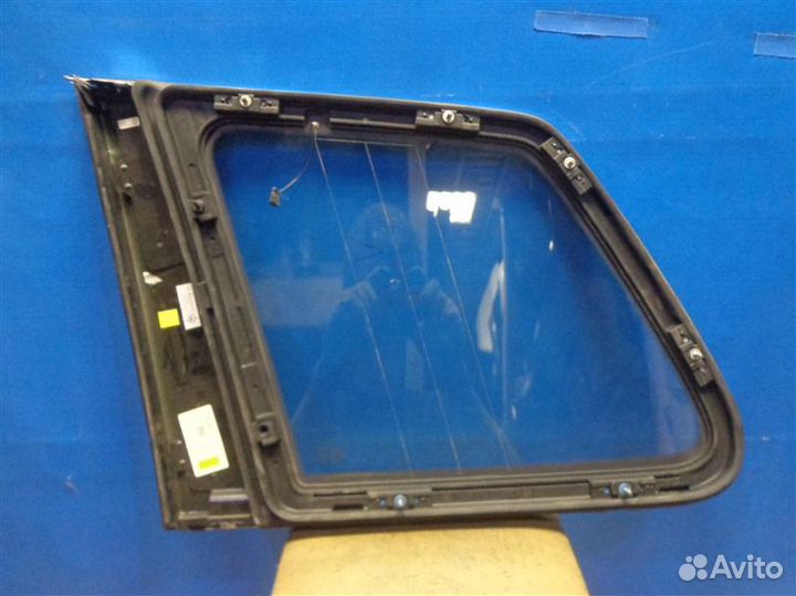 Стекло кузовное форточка заднее правое Volkswagen