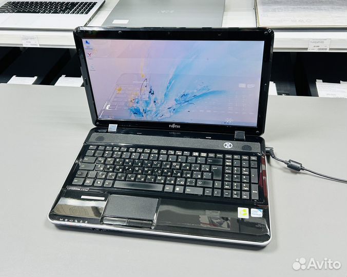 Быстрый ноутбук Fujitsu intel + ssd