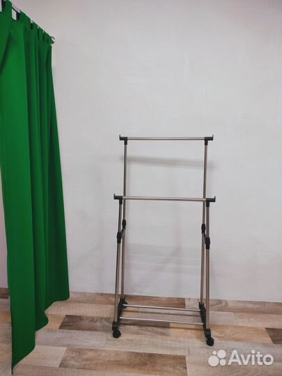 Вешалка напольная, передвижная, на колесах