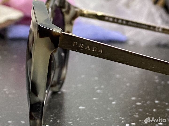 Очки солнечные Prada