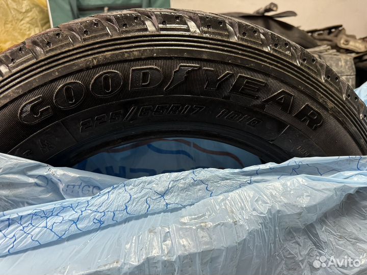 Goodyear 4x4 UG Ice Navi 225/65 R17