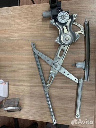 Стеклоподъемник передний левый в сборе Toyota Rav4