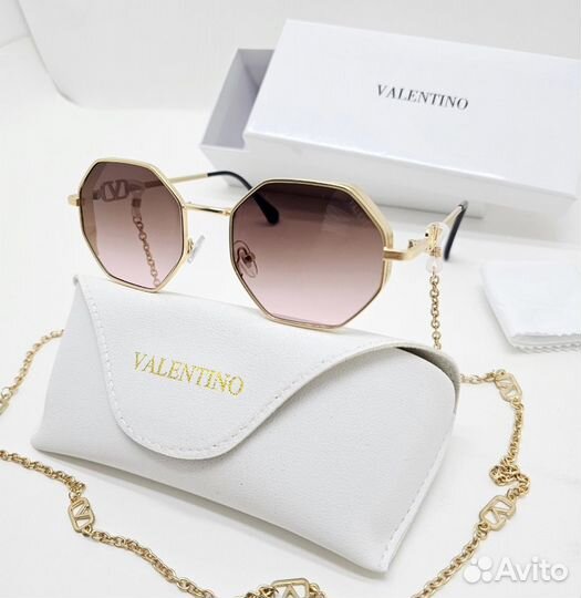 Солнцезащитные очки valentino