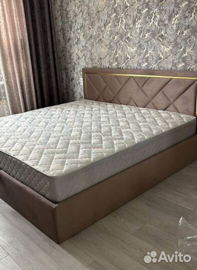 Дизайнерская кровать