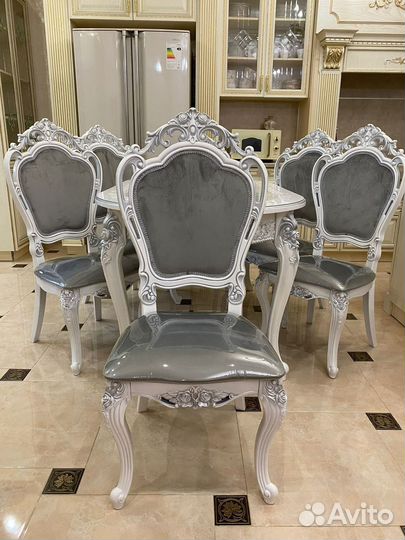 Кухонный стол и стулья