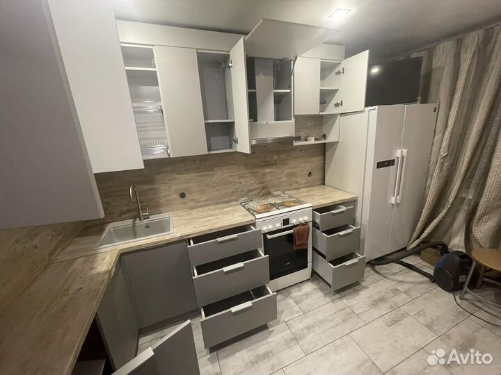 Светлая и уютная кухня. Деревня Крутая