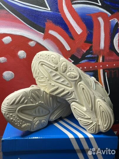 Кроссовки женские