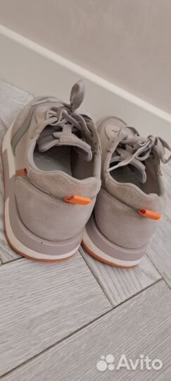 Кроссовки женские 39 размер