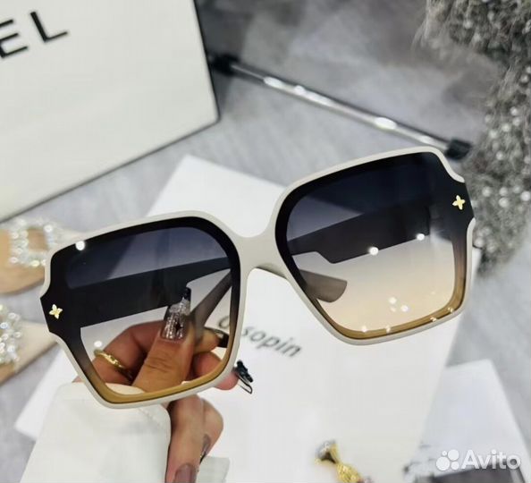 Солнцезащитные очки женские