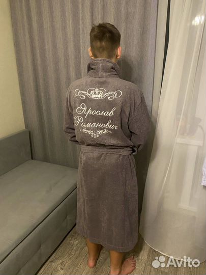 Махровый халат с именной вышивкой