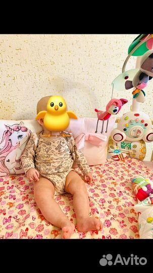 Детская кроватка с маятником