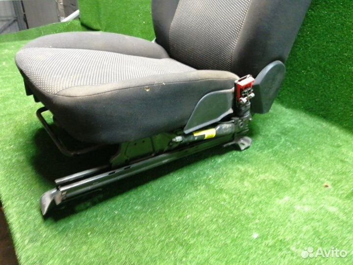 Сиденье переднее правое Ford Focus 2 2008-2011