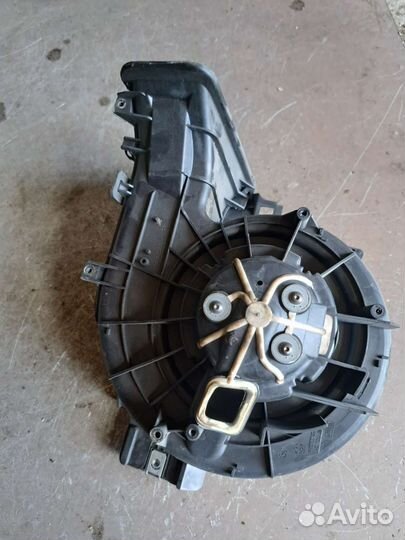 Моторчик печки на Cadillac bls