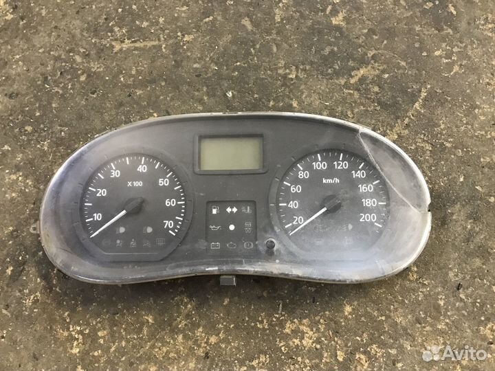Щиток приборов Renault Logan