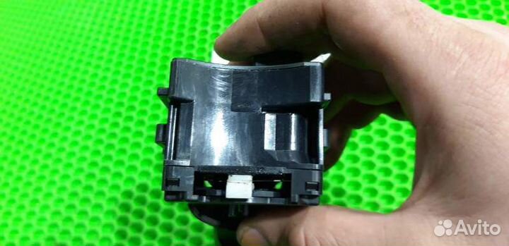 Переключатель поворотов Chevrolet Cruze J300