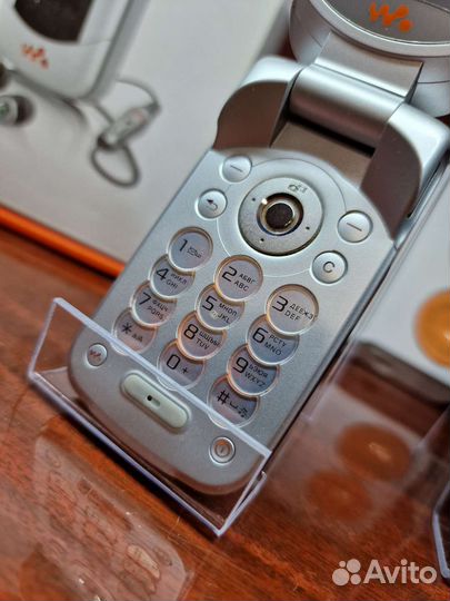 Телефон Sony Ericsson w300i полный комплект
