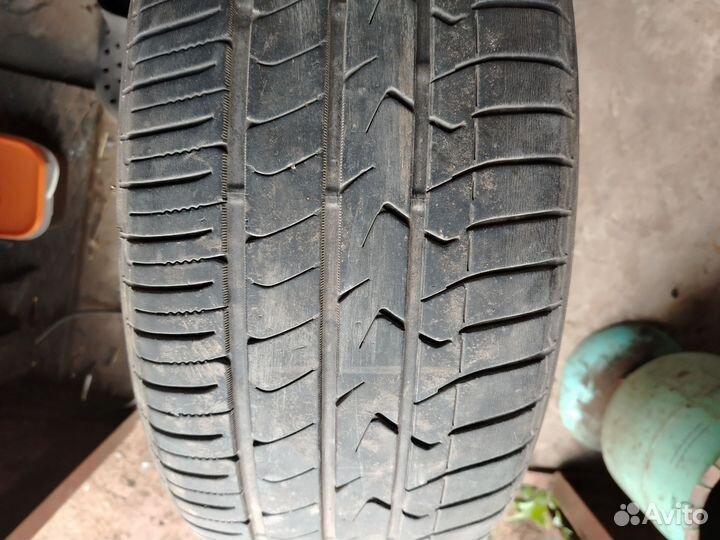 Toyo Tranpath MPZ 215/50 R17