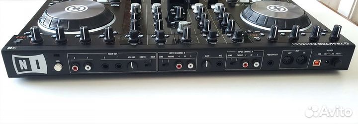 DJ-контроллер Traktor Kontrol S4 MK2