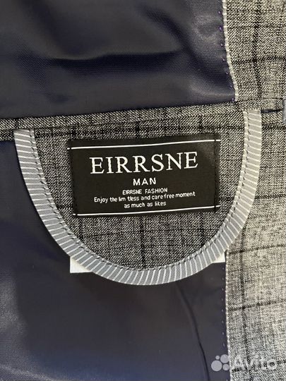 Костюм мужской тройка