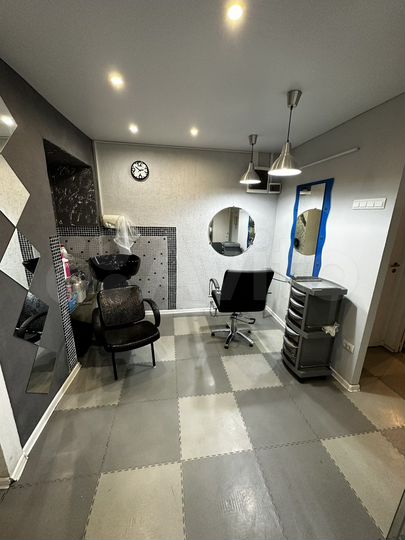 Сдам рабочее место мастеру парикмахеру