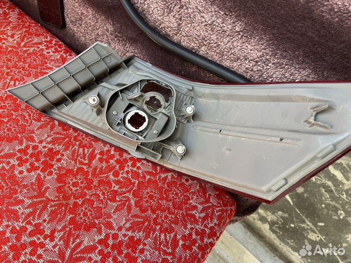 Фонарь задний левый камри 40