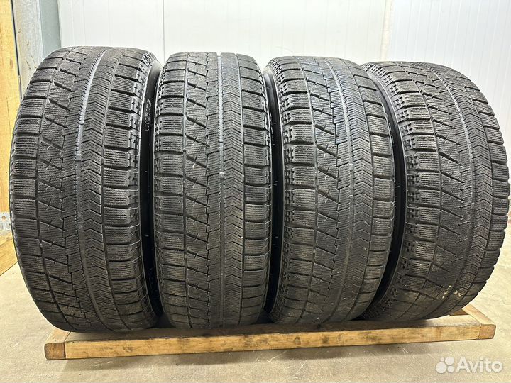 Bridgestone Blizzak VRX 215/60 R16 95Q