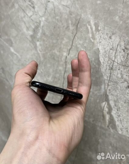 iPhone SE (2020), 64 ГБ