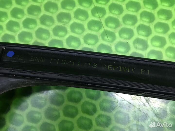 Уплотнитель стекла задний правый Bmw 5 F10