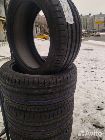 Nokian Tyres Hakka Black 2 SUV 295/35 R21 107Y